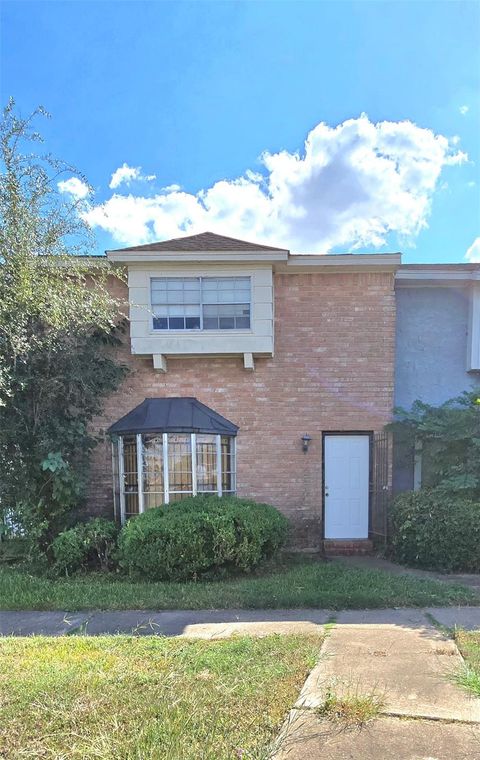 Photo of 7063 Chasewood Drive, Houston, TX 77489 (MLS # 19050054) Photo of 7063 Chasewood Drive, Houston, TX 77489 (MLS # 19050054)