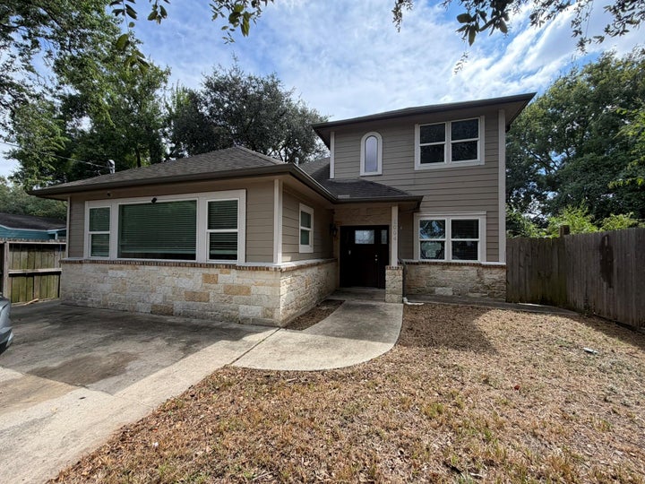 Photo 1 of 22 — 1004 Bonnie Street, South Houston, TX 77587