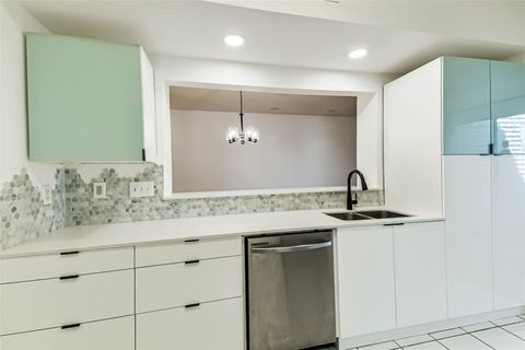 Photo of 9809 Richmond Avenue #D3, Houston, TX 77042 (MLS # 46043764) Photo of 9809 Richmond Avenue #D3, Houston, TX 77042 (MLS # 46043764)