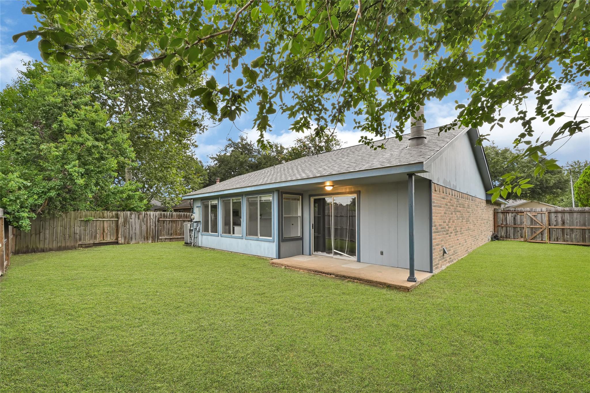 10802 Forest Leaf Drive
