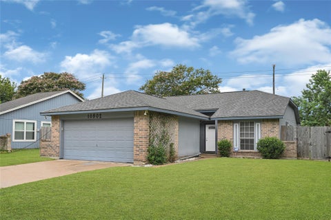 Photo of 10802 Forest Leaf Drive, Sugar Land, TX 77498 (MLS # 17726577)