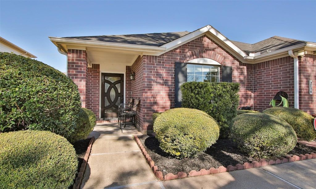 Photo of 2014 Grand Park Drive, Missouri City, TX 77489 (MLS # 19453823)