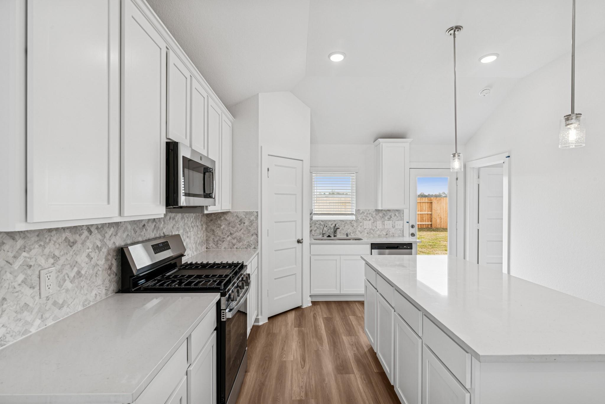 1707 Green Warbler Lane