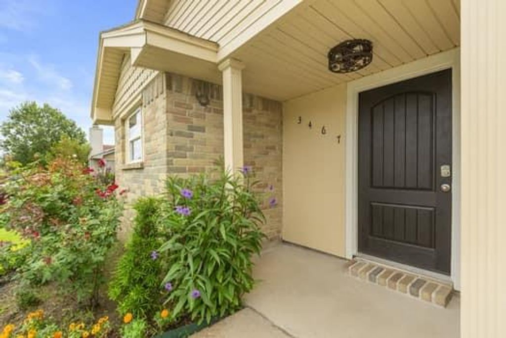 Photo of 3467 Overcross Drive, Houston, TX 77045 (MLS # 30818652)