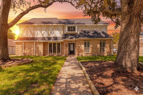 Photo of 11814 Drexelbrook Drive, Houston, TX 77077 (MLS # 45554418)