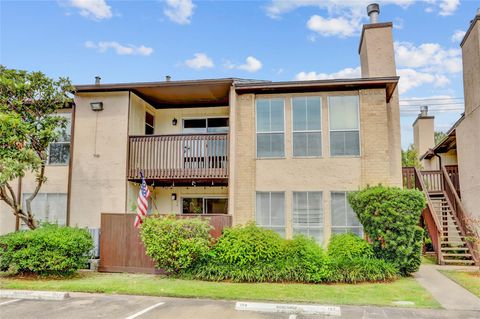 Photo of 1500 Bay Area Boulevard #433, Houston, TX 77058 (MLS # 84480390)