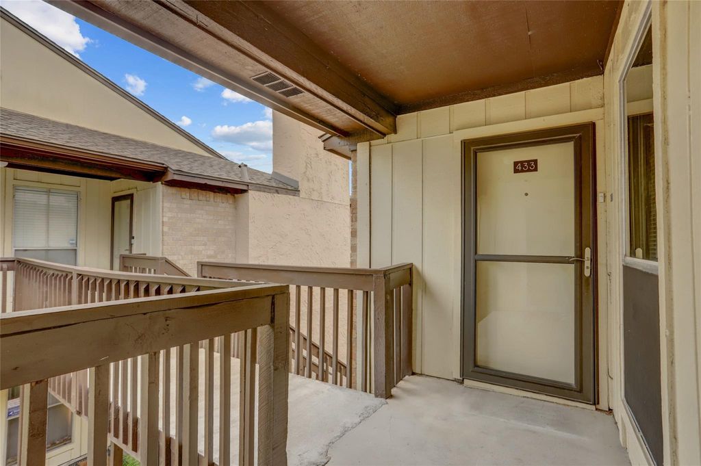 Photo of 1500 Bay Area Boulevard #433, Houston, TX 77058 (MLS # 84480390)