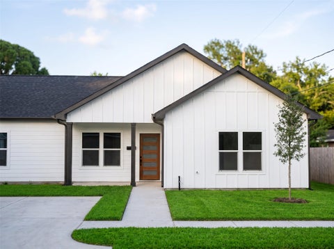 Multifamily For Rent - 5838 Beldart Street #A/B<br/> Houston, TX 77033