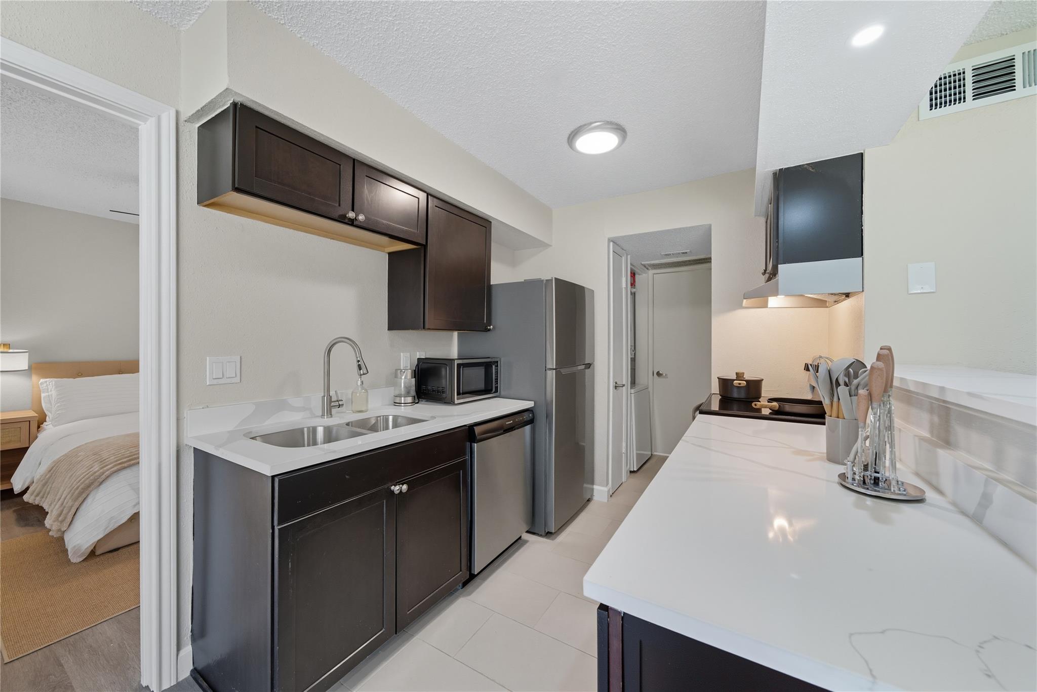 2750 Holly Hall Street 508