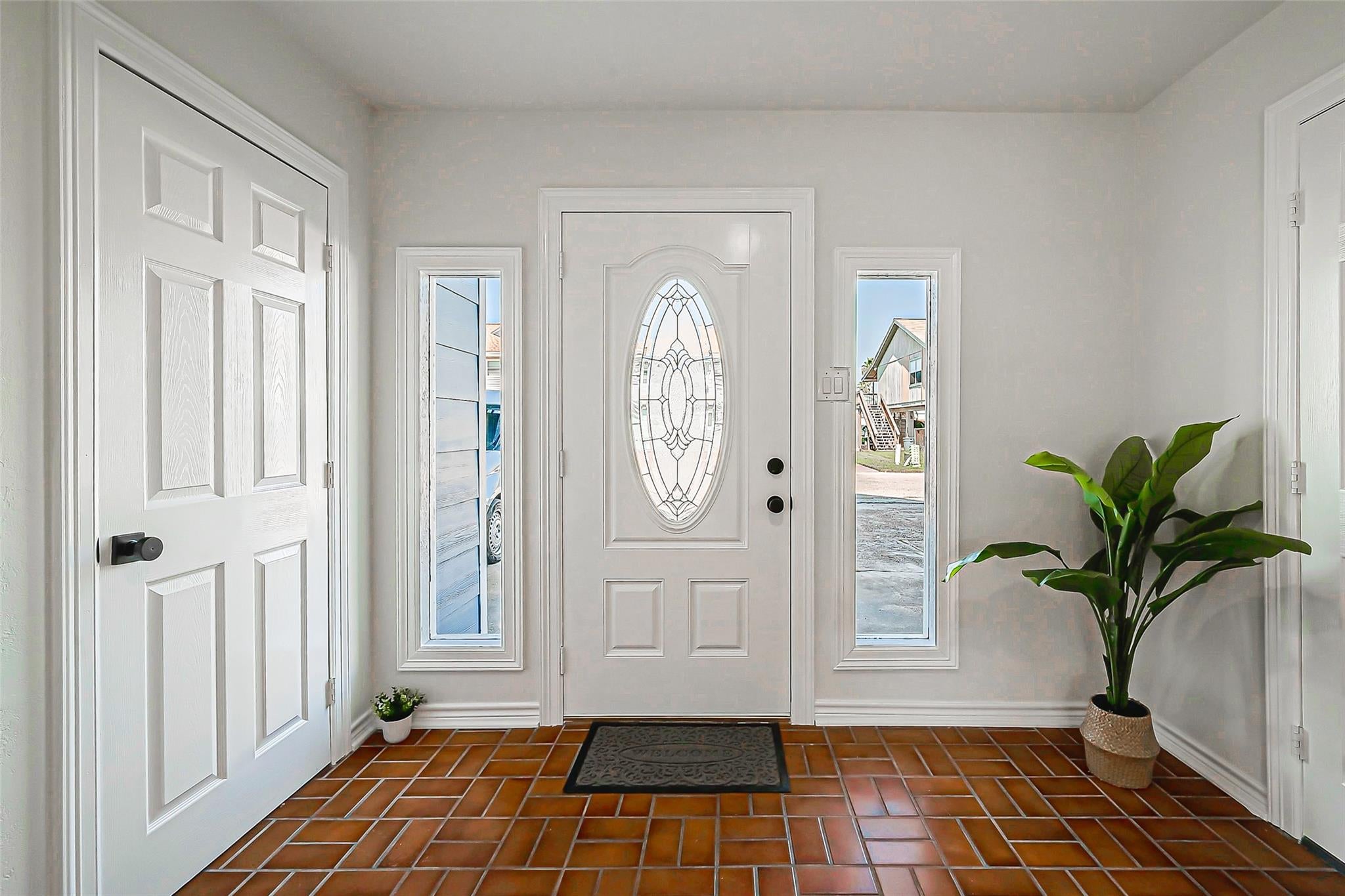976 Bonita Street