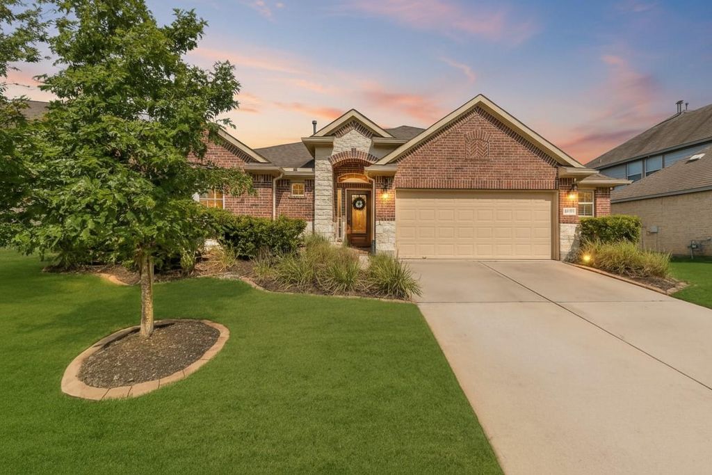 Photo of 16718 Lake Limestone Lane, Houston, TX 77044 (MLS # 72048265)