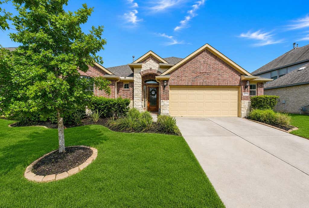 Photo of 16718 Lake Limestone Lane, Houston, TX 77044 (MLS # 72048265)