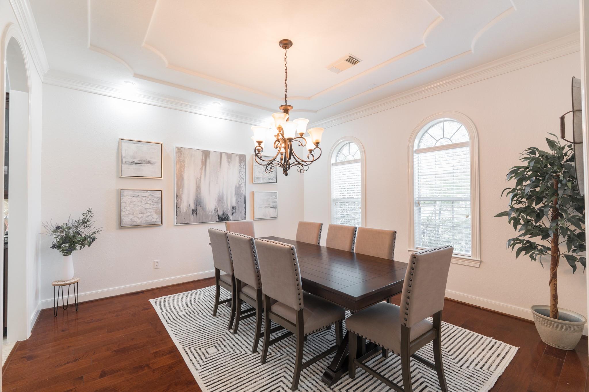 54 N Veilwood Circle