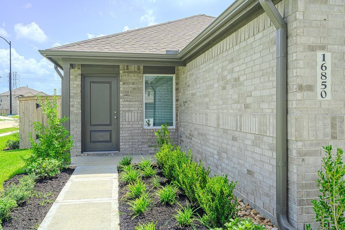 16850 Spotted Oak Drive