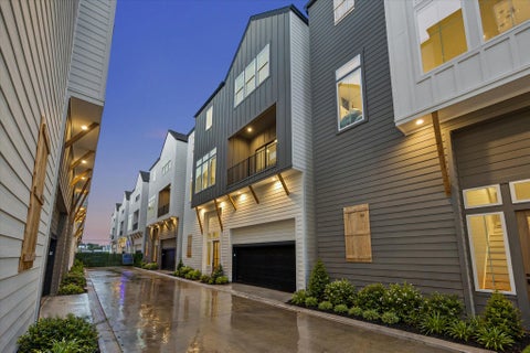 Photo of 1181 W 19th Street, Houston, TX 77008 (MLS # 77274518)