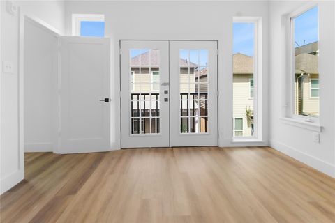 Photo of 5614 Larkin ST #H, Houston, TX 77007 (MLS # 36540804)