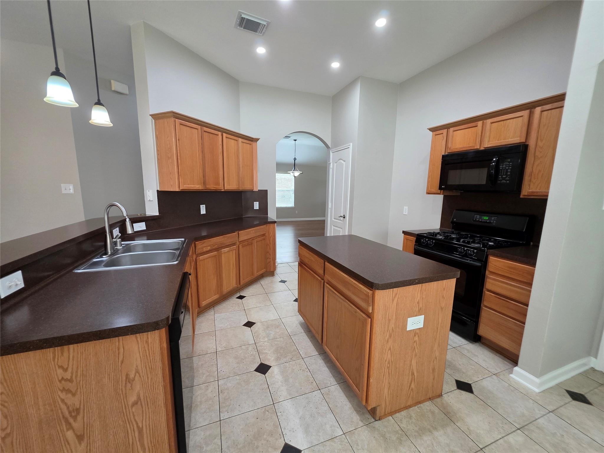 2108 Goldfinch Lane