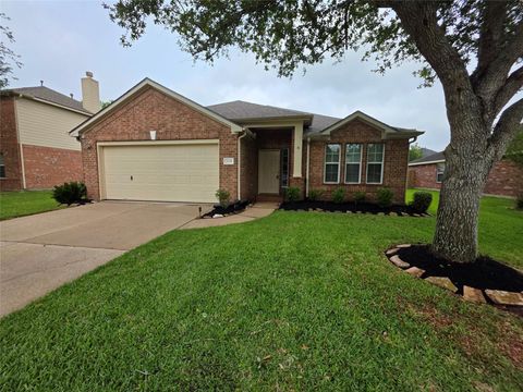 Photo of 2108 Goldfinch Lane, League City, TX 77573 (MLS # 73785525)