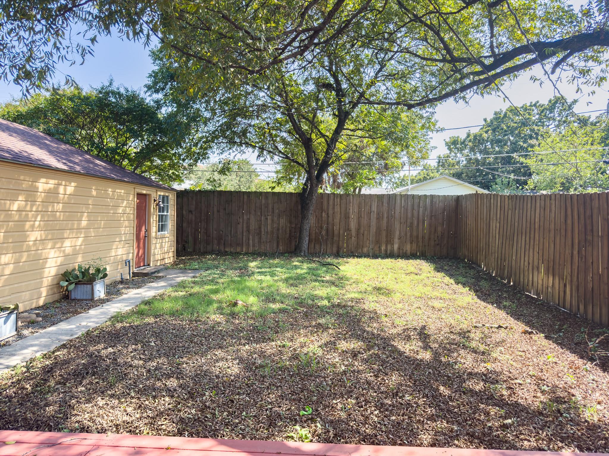 2222 Carnes Street