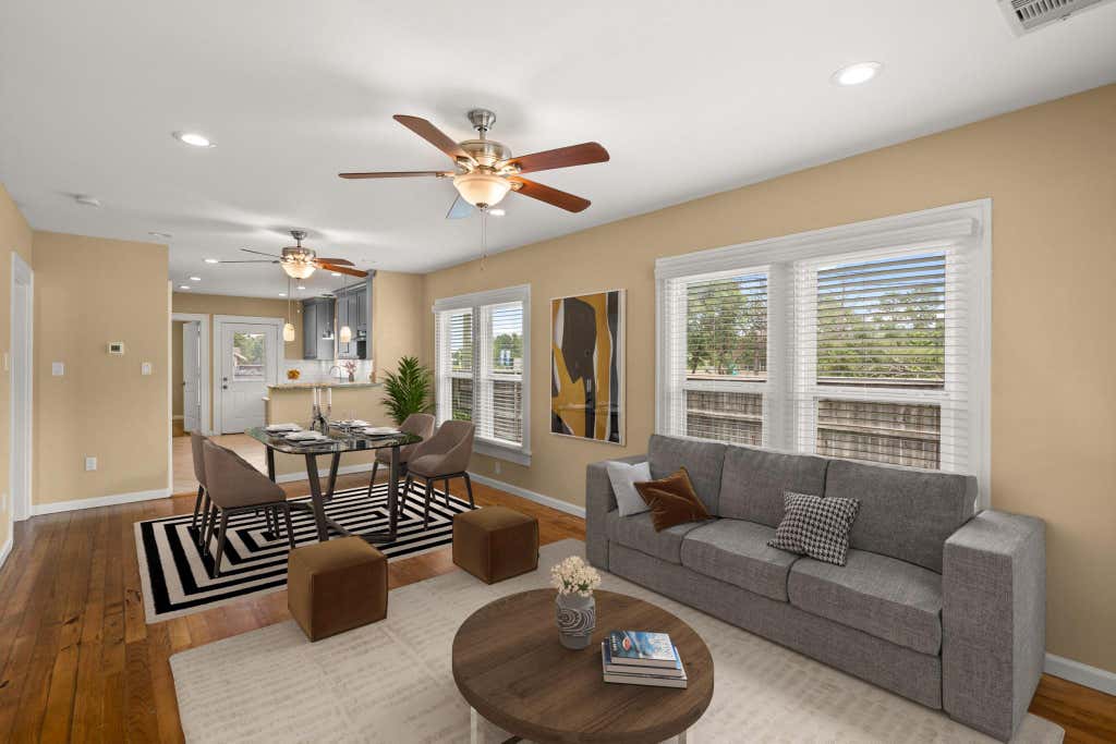 Photo of 502 Dell Court, Houston, TX 77009 (MLS # 79626713)