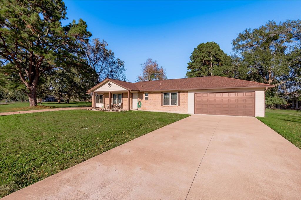 Photo of 64 Coral Gables, Trinity, TX 75862 (MLS # 25457103)