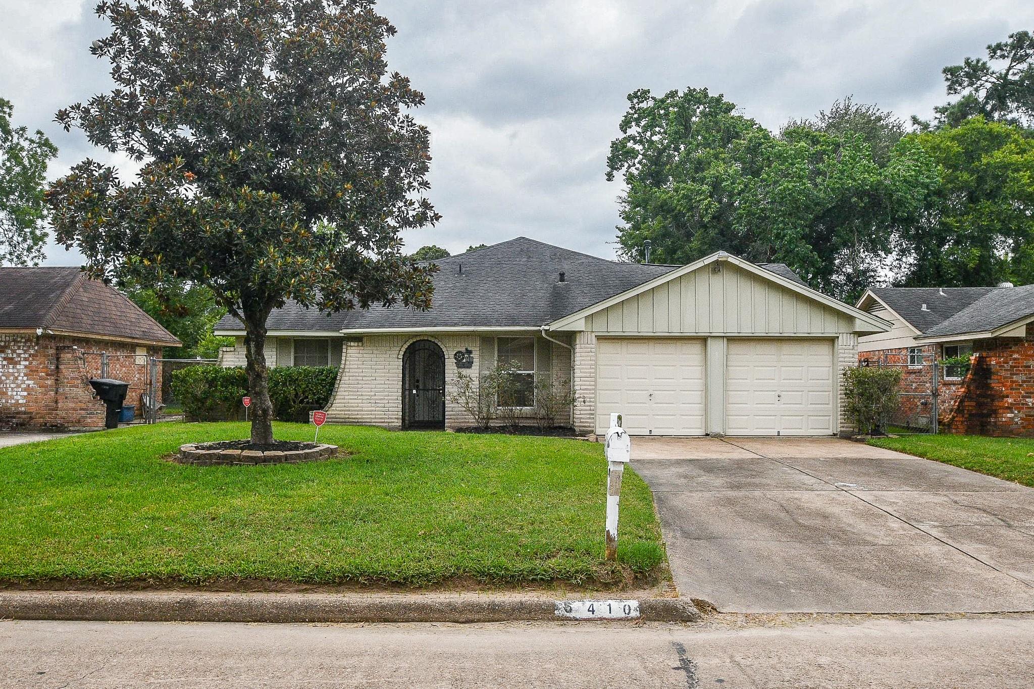 6410 Bluestone Drive - Photo 2
