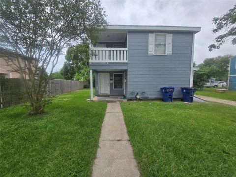 Photo of 1133 5th Avenue N, Texas City, TX 77590 (MLS # 58421223)