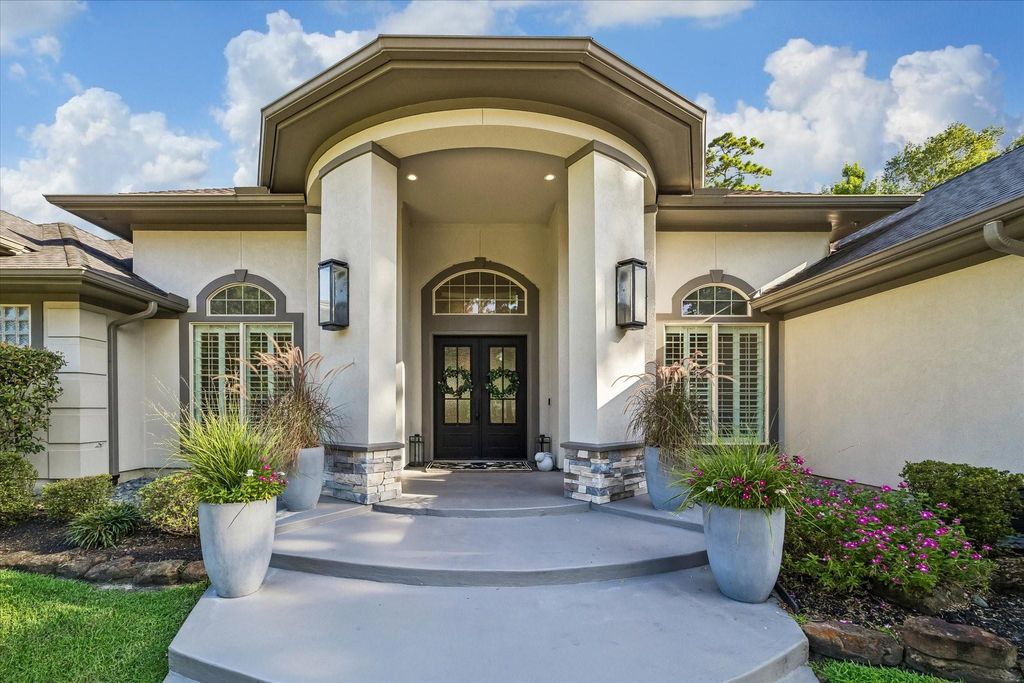 Photo of 11 Turtle Cove Court, Kingwood, TX 77346 (MLS # 76680299)