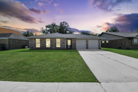 Photo of 741 E Amherst Lane, Deer Park, TX 77536 (MLS # 47153603)