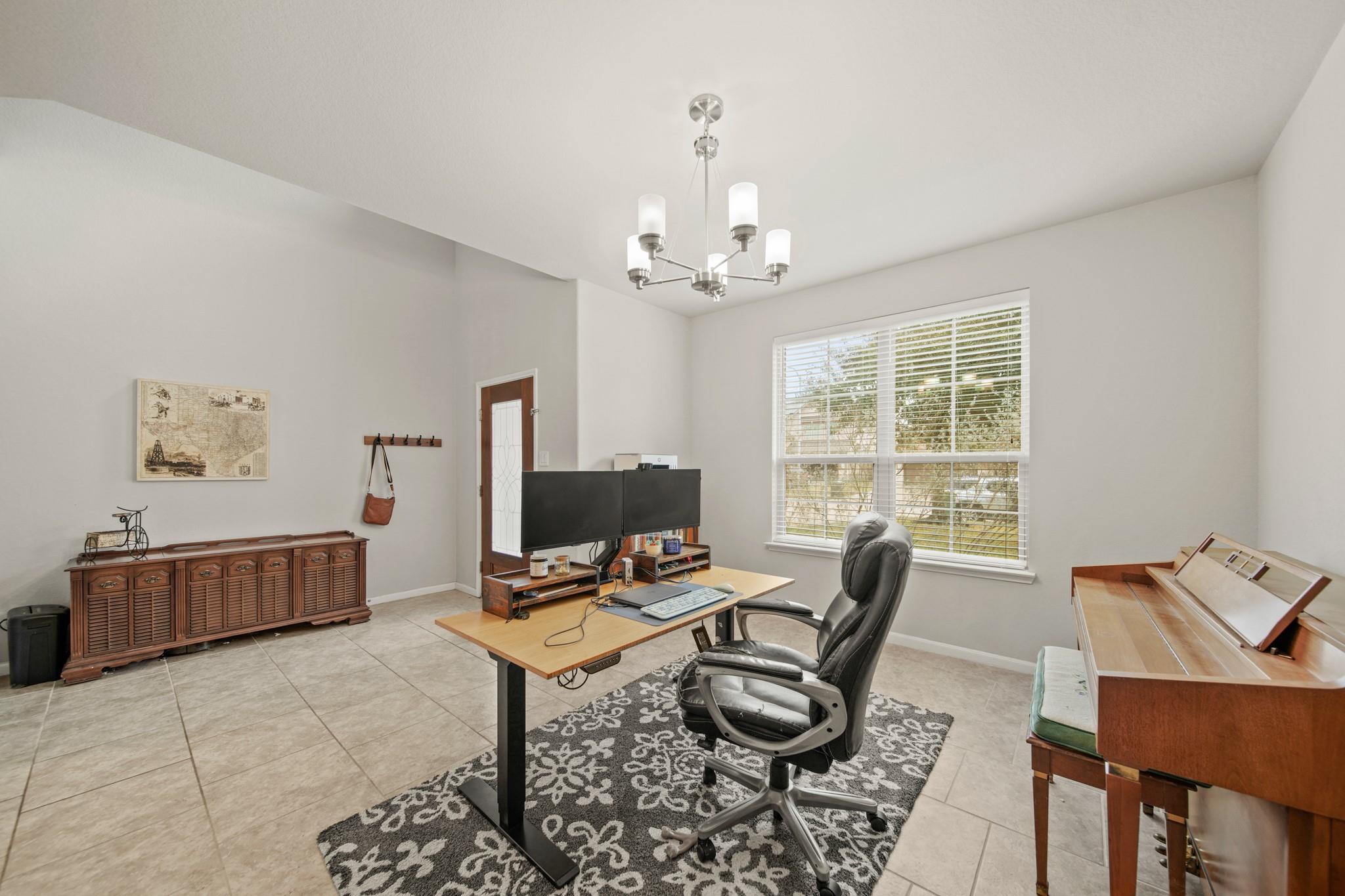 2725 Merlin Lane