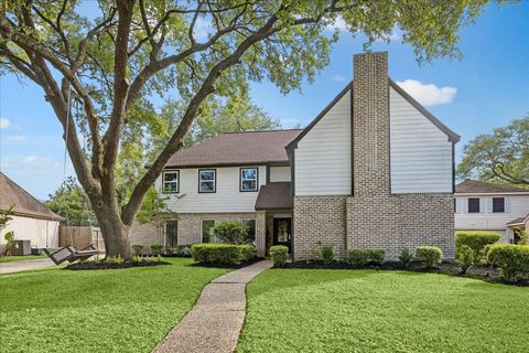 Photo of 11815 Drexelbrook Drive, Houston, TX 77077 (MLS # 33956392)