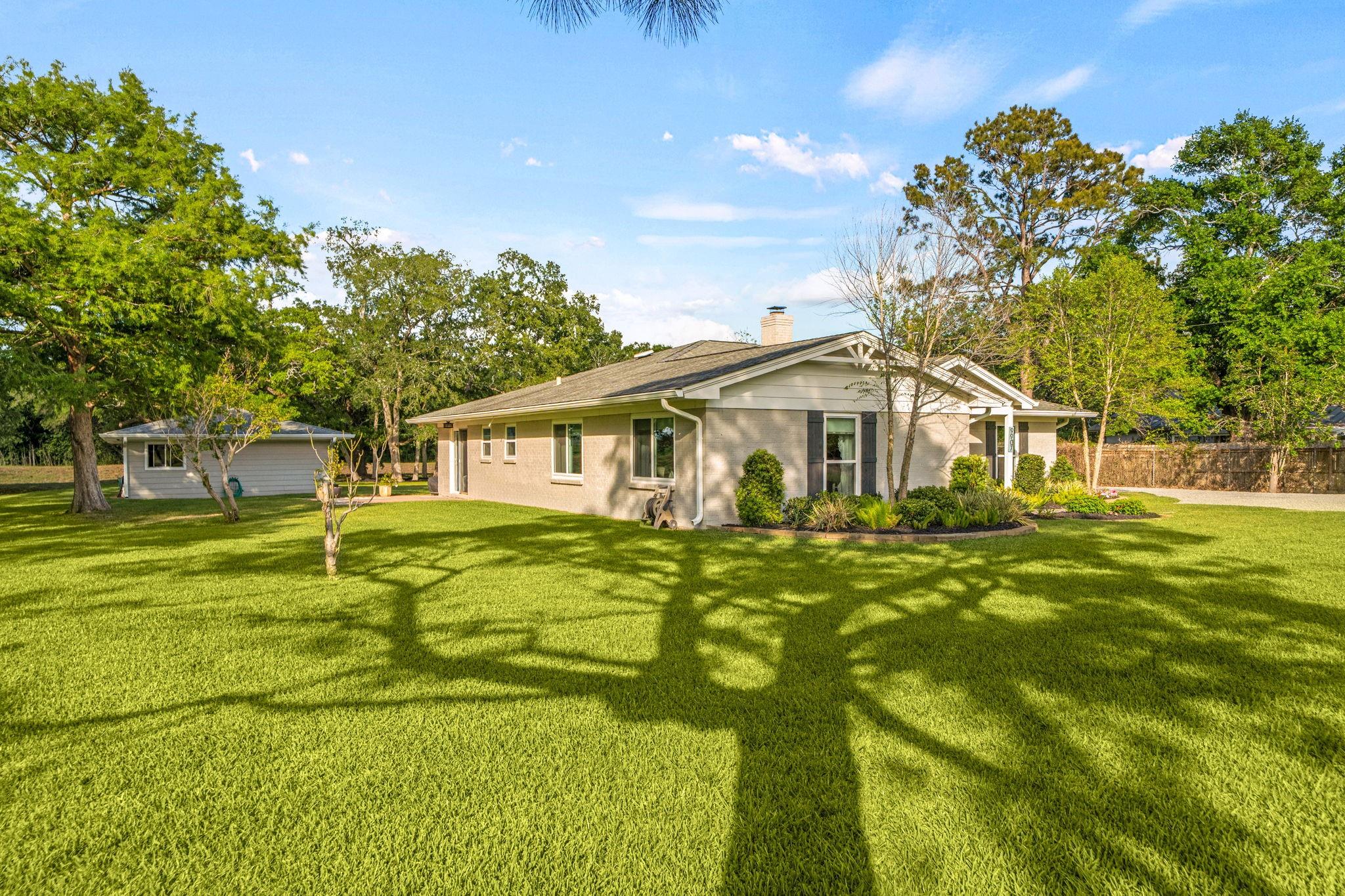9907 Ironwood Lane