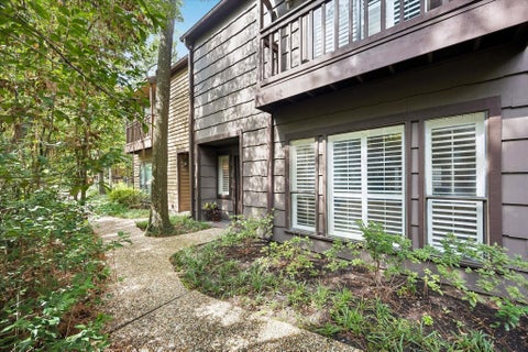 Photo of 11711 Memorial Drive #17, Houston, TX 77024 (MLS # 82048726)