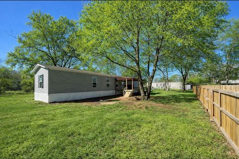 Homes For Sale - 230 Washington Avenue<br/> Cherokee County, Alto, TX 75925