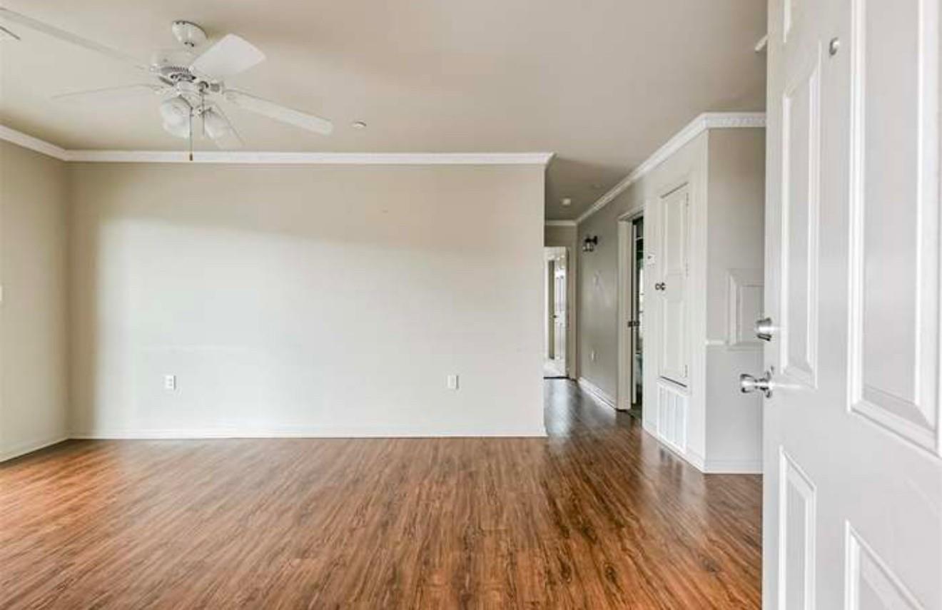 7600 Emmett F Lowry Expressway 416