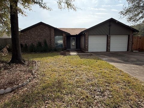Photo of 306 Flora Vista Drive, Houston, TX 77598 (MLS # 45794307)