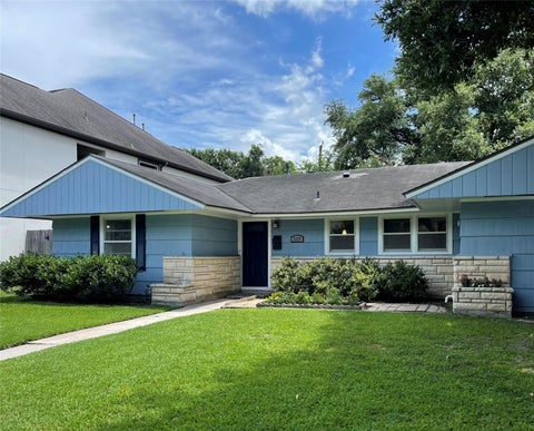 Photo of 3229 Westridge Street, Houston, TX 77025 (MLS # 92054873)