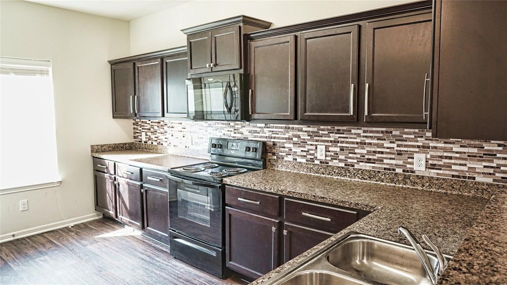 Photo of 10510 Pine Landing Drive, Houston, TX 77088 (MLS # 10312073)