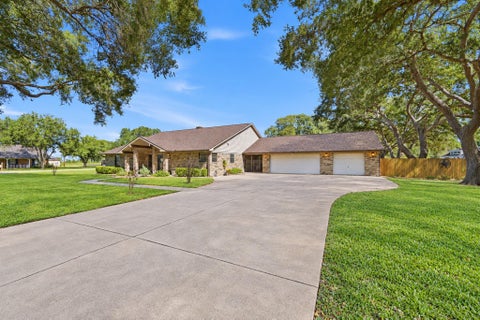 Photo of 2012 Wilson Road, El Campo, TX 77437 (MLS # 22120295)