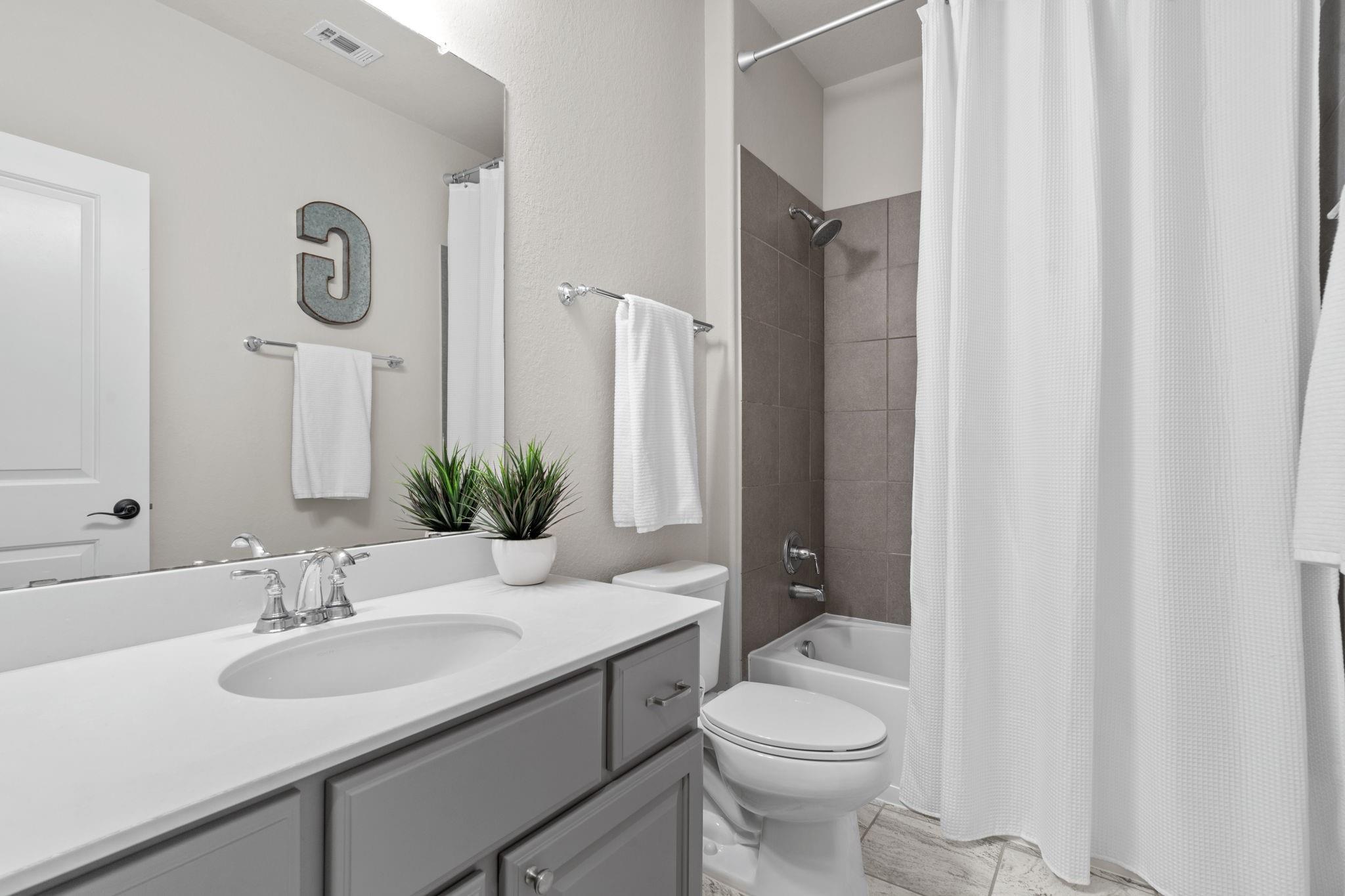 Missouri City, Texas, 77459, United States, 4 Bedrooms Bedrooms, ,5 BathroomsBathrooms,Residential,Active,2037121