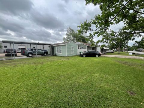 Homes For Sale - 2836 Cochran Street<br/> Houston, TX 77009