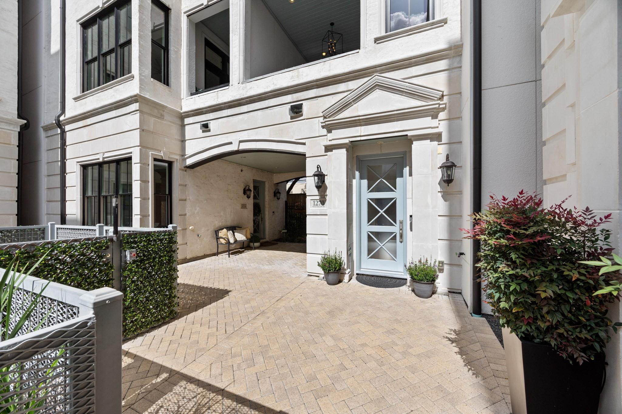 1270 Wood Hollow Drive