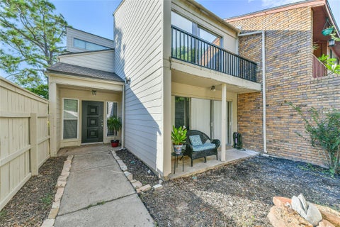 Photo of 68 Chervil Common Cmn, Lake Jackson, TX 77566 (MLS # 45989275)