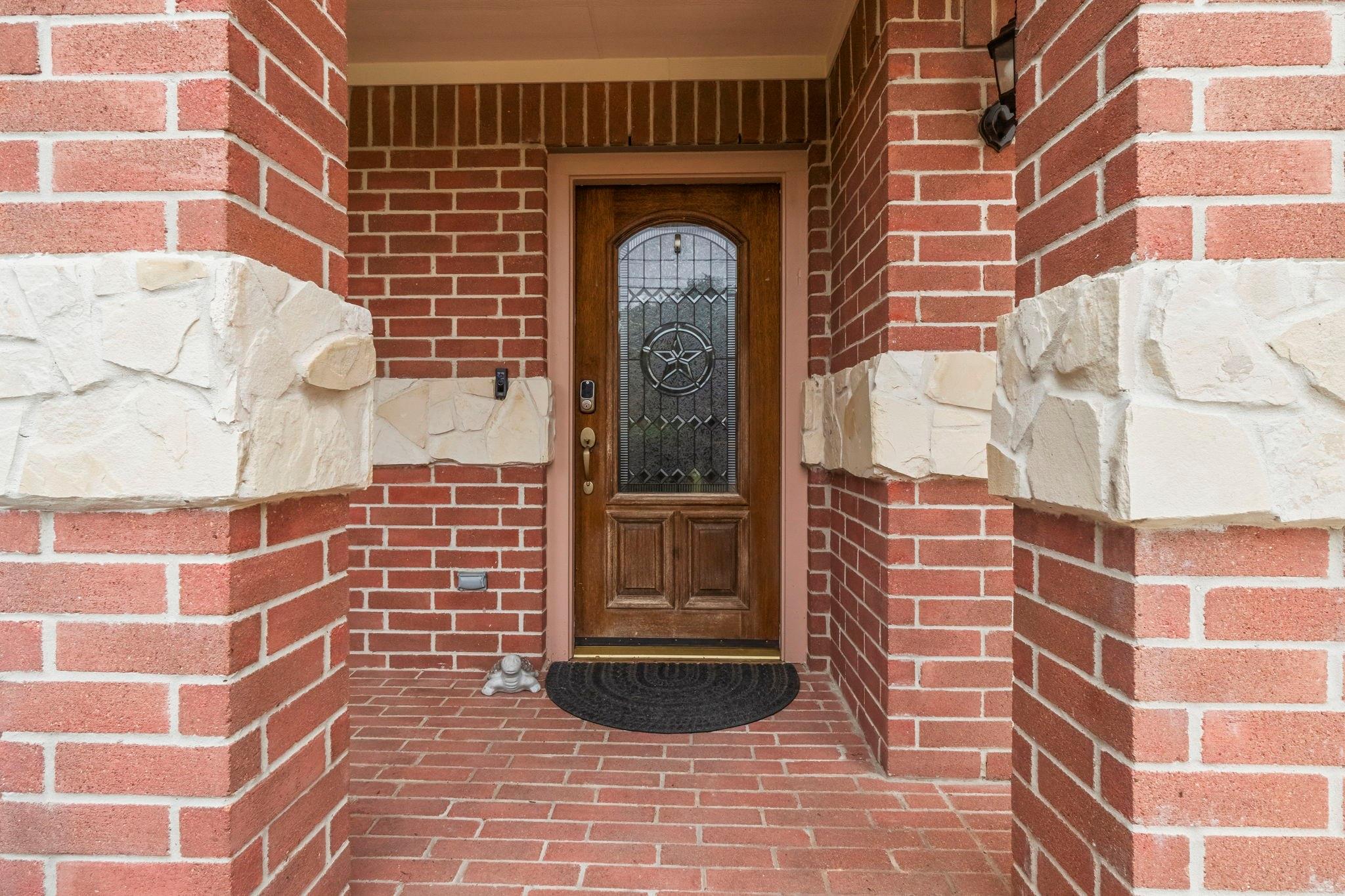 6627 Woodland Oaks
