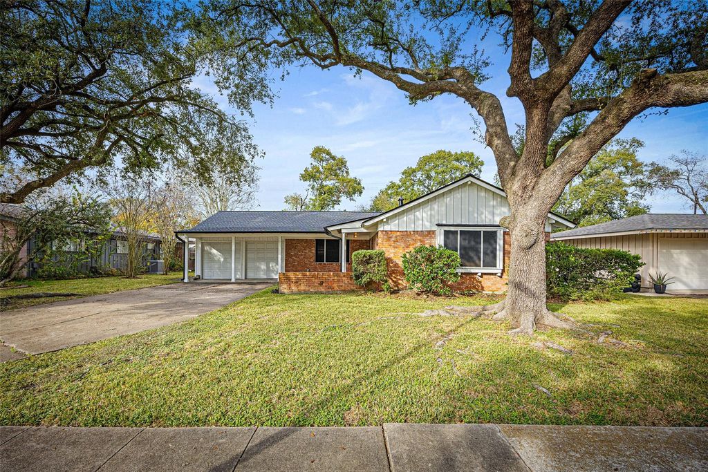 Photo of 10319 Old Orchard Road, La Porte, TX 77571 (MLS # 2585200)