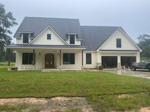 Photo of 124 Hickory, Village Mills, TX 77663 (MLS # 21332001)