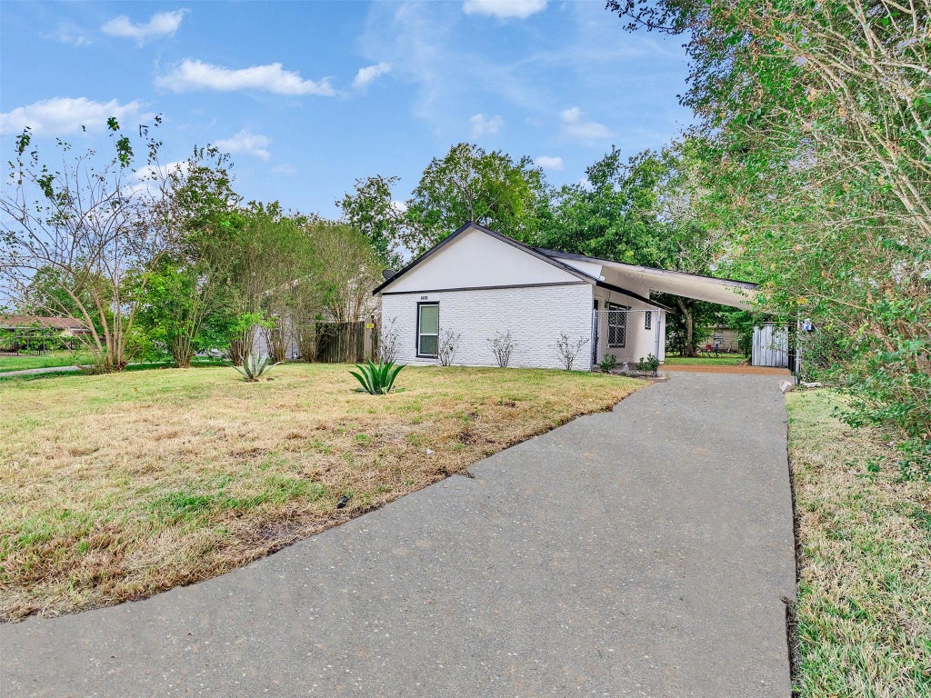 Photo of 4418 Dacca Drive, Houston, TX 77047 (MLS # 21709892)