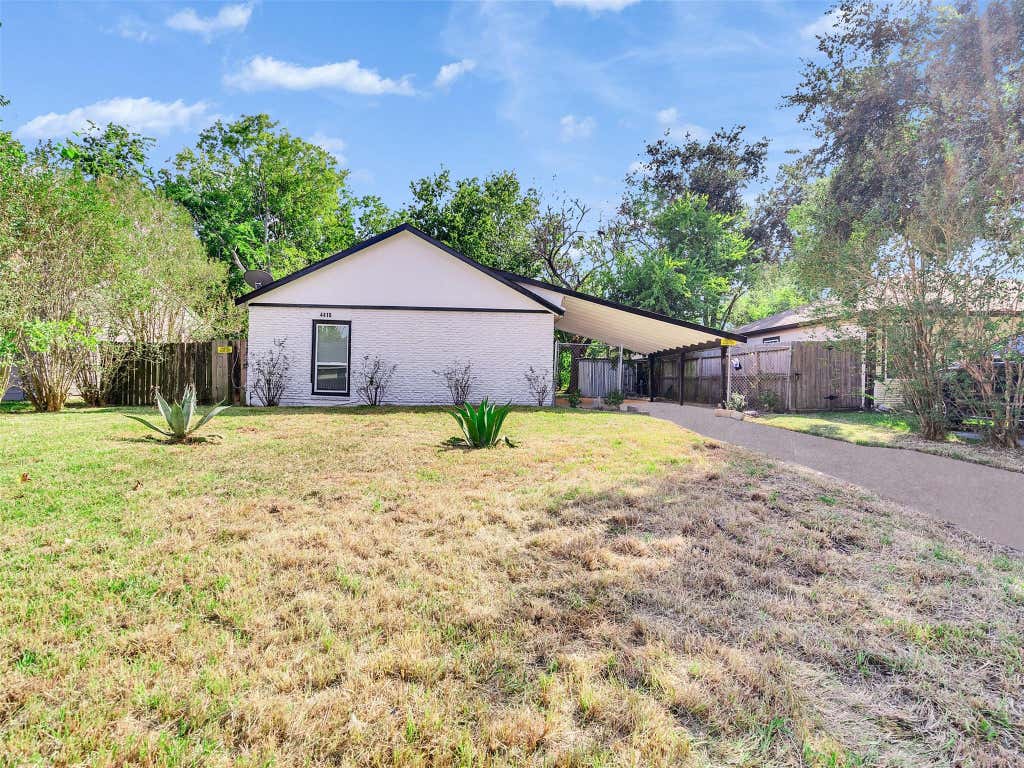Photo of 4418 Dacca Drive, Houston, TX 77047 (MLS # 21709892)