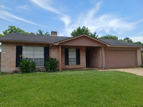Photo of 9903 Kent Towne Lane, Sugar Land, TX 77498 (MLS # 91193053)