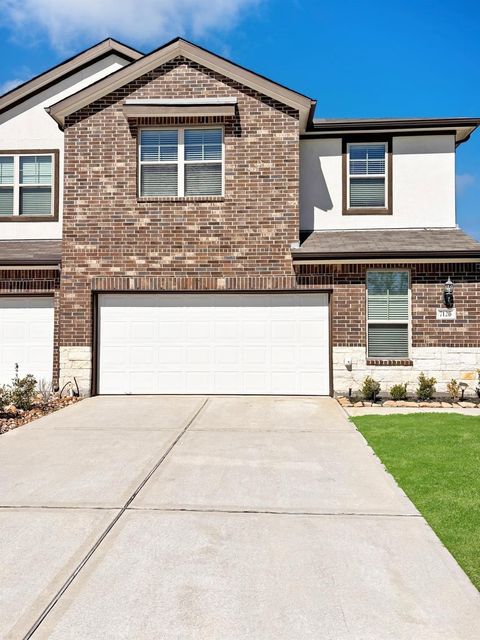 Townhouse For Sale - 7123 Elgin Street<br/> Pearland, TX 77584